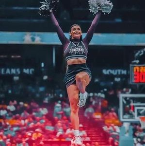 Meet your Posher, Angie